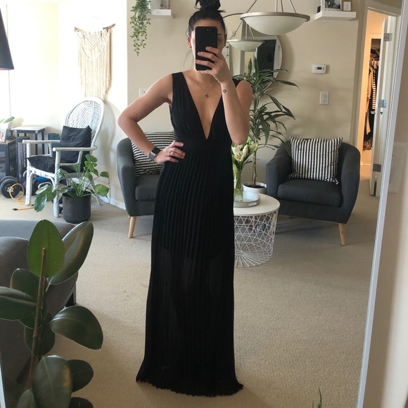 Ya Los Angelos Black gown - Picture 1 of 10